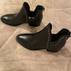 Ankle boots